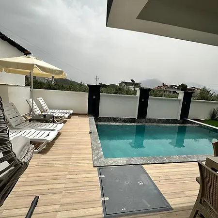 Lale فيلة فتحية